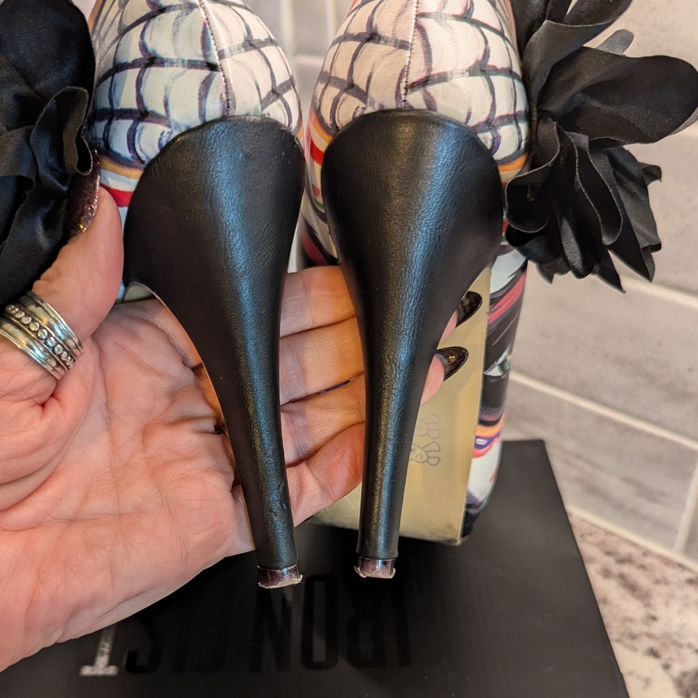 Iron Fist Widow platform pumps, size 9 - Picture 5 of 11